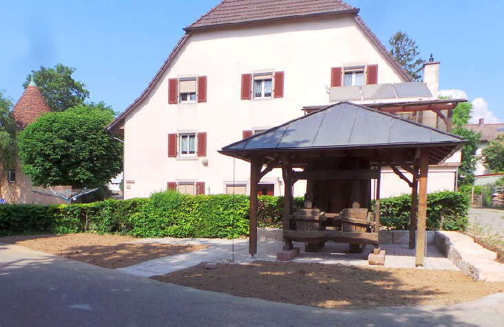 Trotte-Fass am Platz